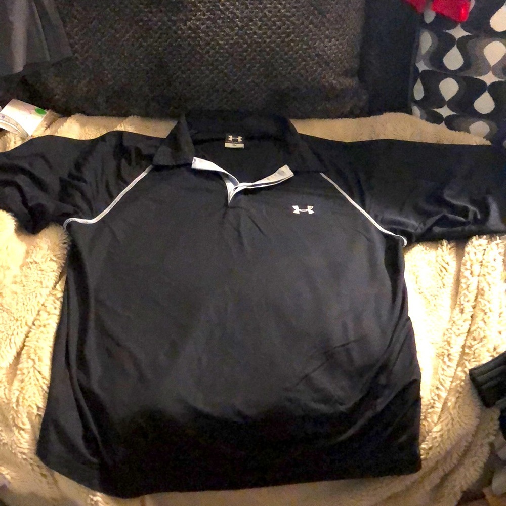 🎉4 for $20 Under Armour Black Polo, size small